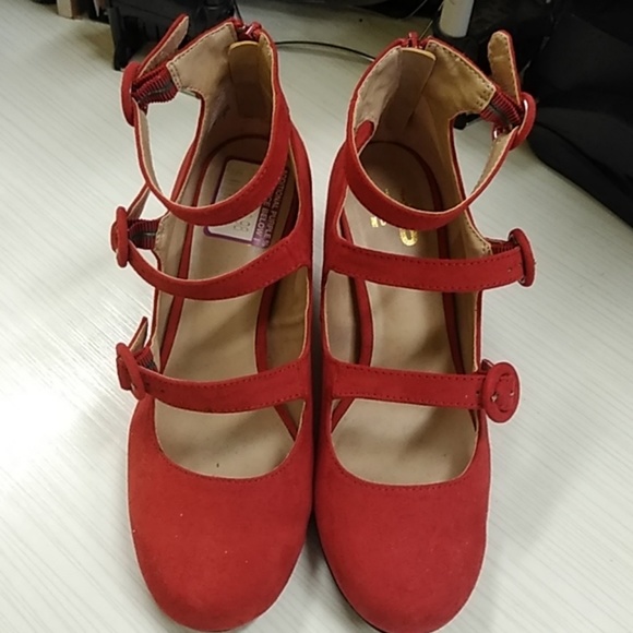 Mix No. 6 Shoes - Mix No. 6 Beautiful Red Heels❤️